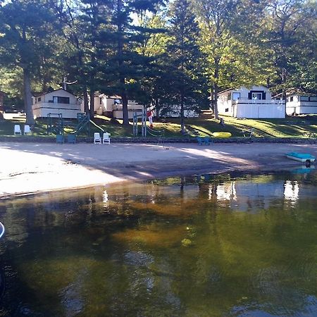 Little Hawk Resort & Marina Algonquin Highlands Δωμάτιο φωτογραφία
