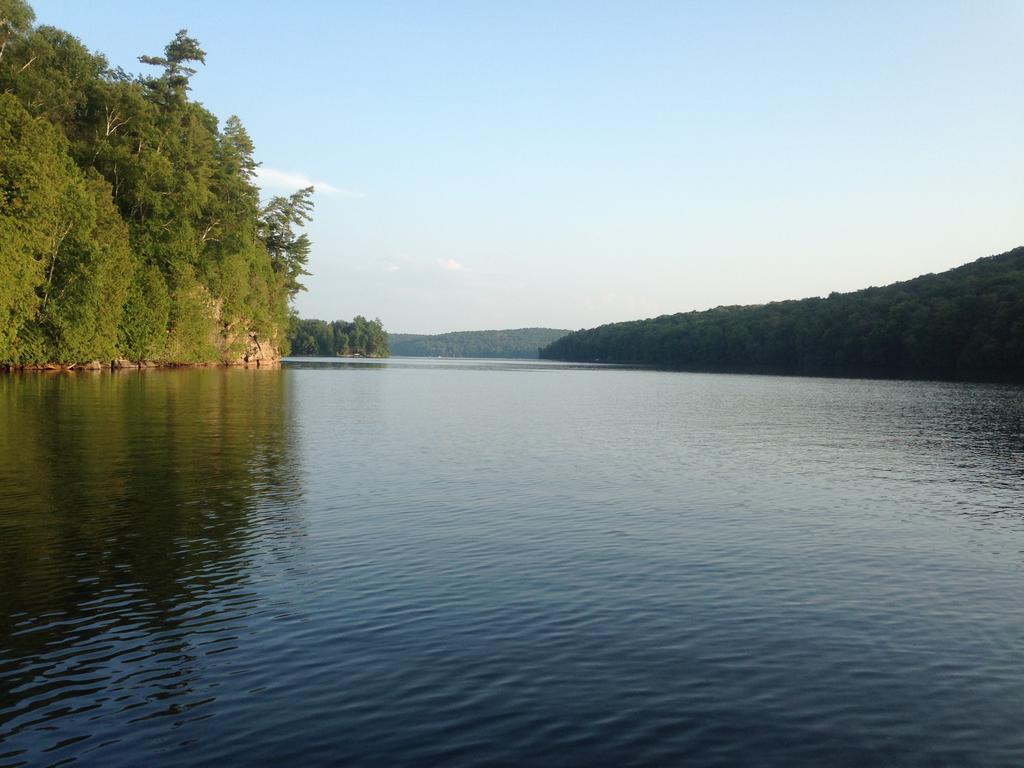 Little Hawk Resort & Marina Algonquin Highlands Εξωτερικό φωτογραφία