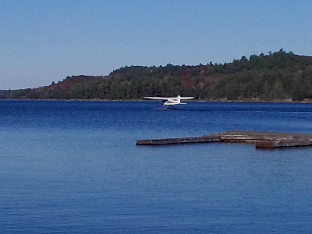Little Hawk Resort & Marina Algonquin Highlands Εξωτερικό φωτογραφία