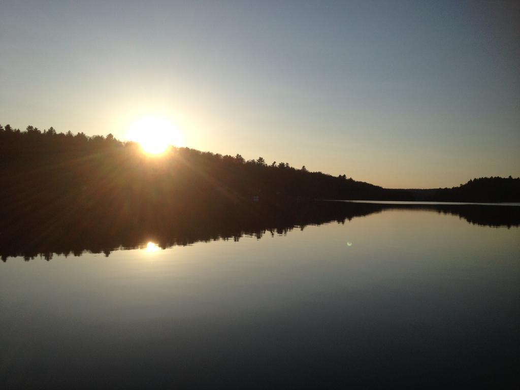 Little Hawk Resort & Marina Algonquin Highlands Εξωτερικό φωτογραφία