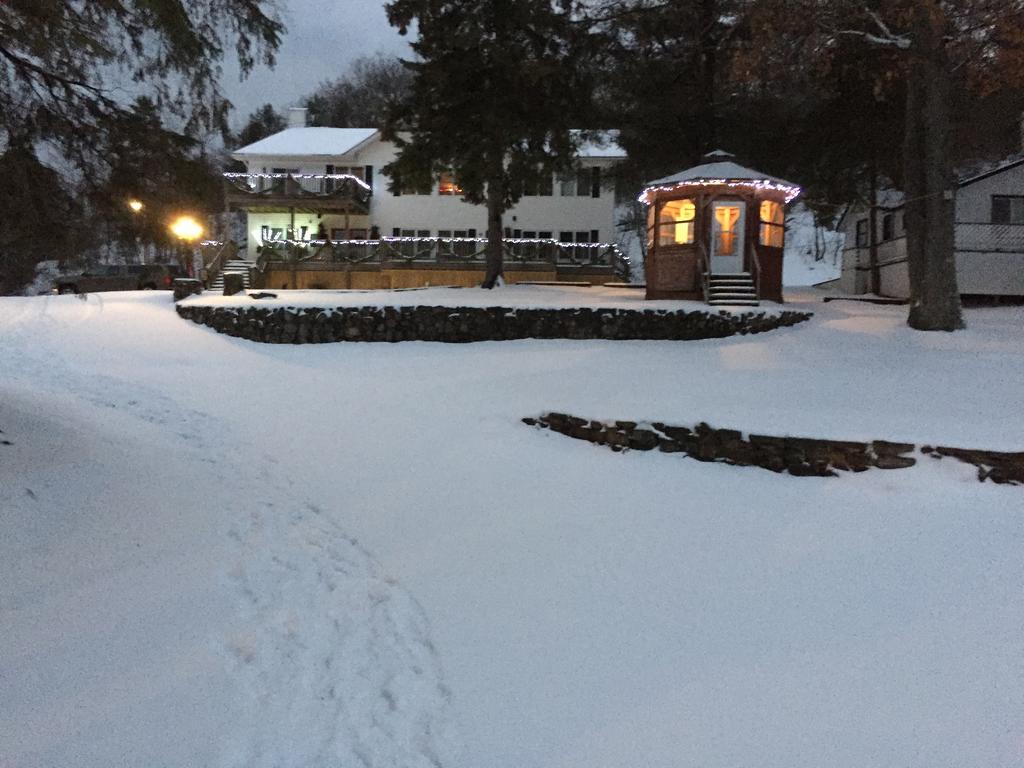 Little Hawk Resort & Marina Algonquin Highlands Εξωτερικό φωτογραφία