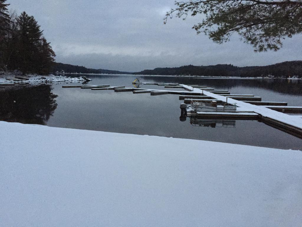 Little Hawk Resort & Marina Algonquin Highlands Εξωτερικό φωτογραφία