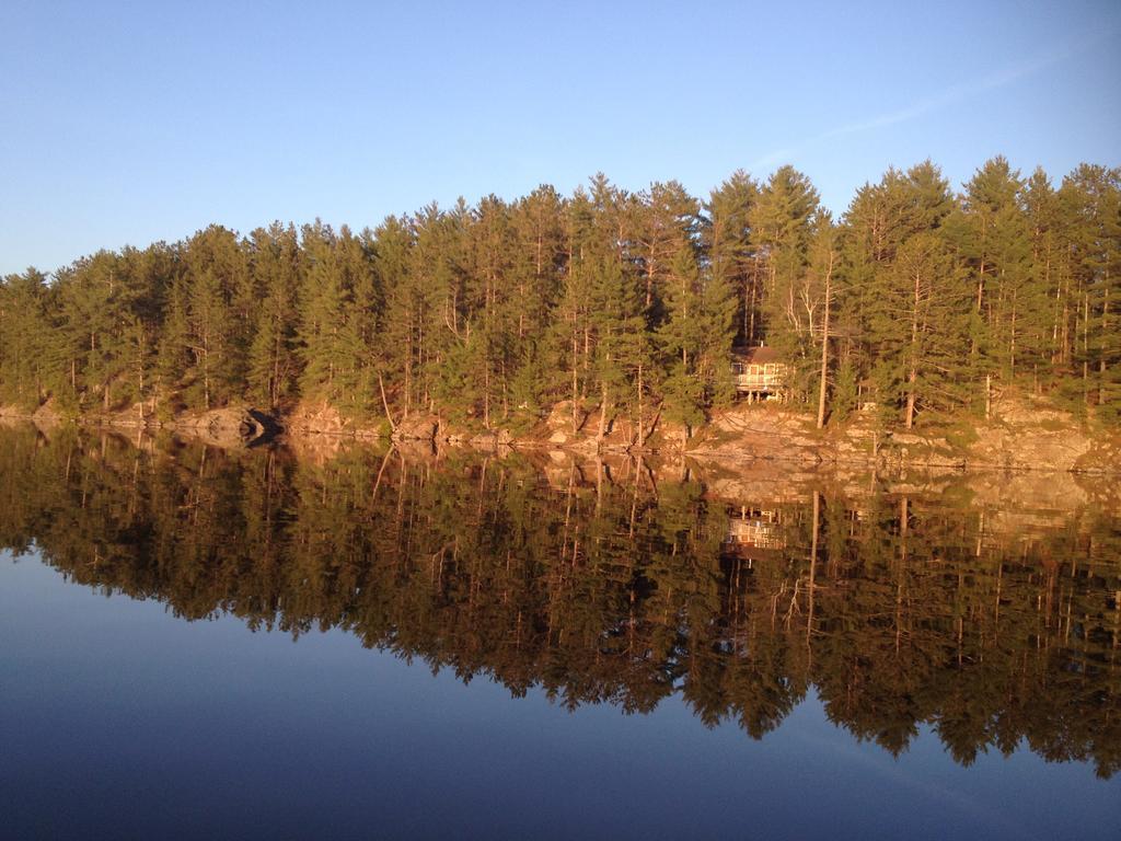 Little Hawk Resort & Marina Algonquin Highlands Εξωτερικό φωτογραφία