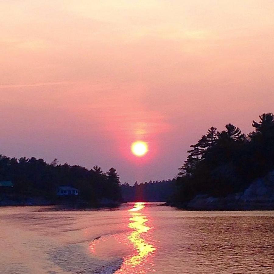 Little Hawk Resort & Marina Algonquin Highlands Εξωτερικό φωτογραφία