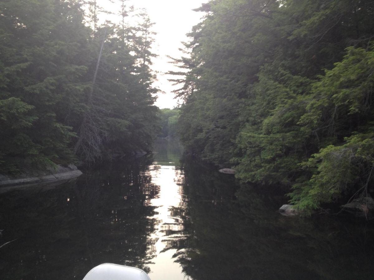 Little Hawk Resort & Marina Algonquin Highlands Εξωτερικό φωτογραφία